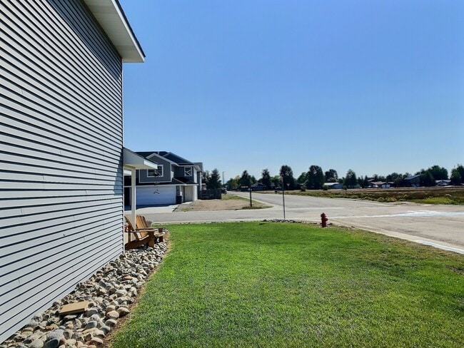 Building Photo - 390 Colter Loop