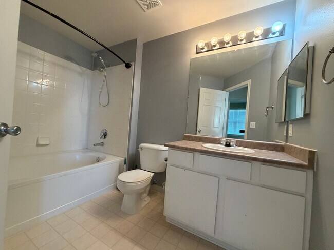 Building Photo - 12918 Ironstone Way