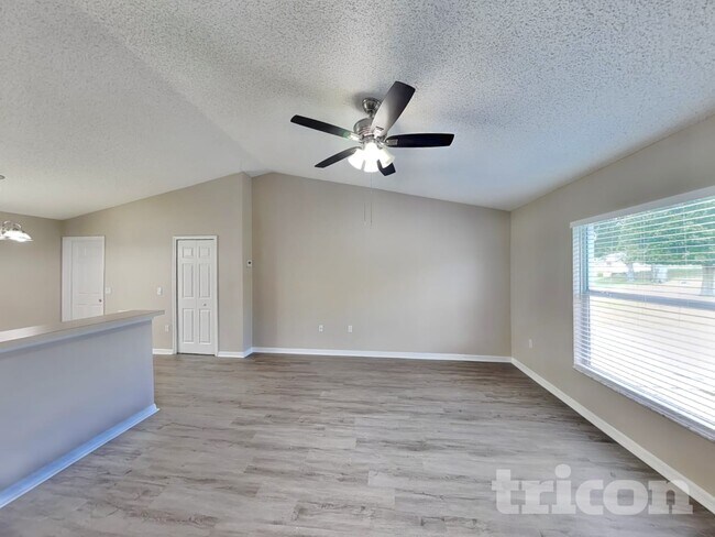 Building Photo - 938 Millenbeck Ave