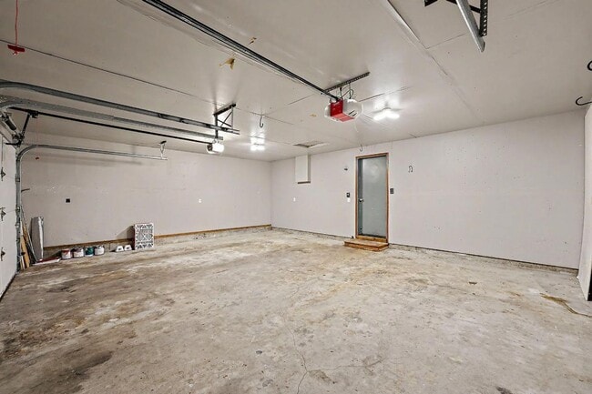 Building Photo - 9123 Wendy Dr SE