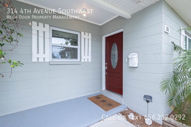 Building Photo - 314 4th Ave SW