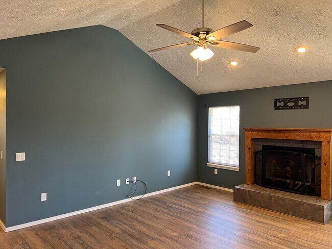 Building Photo - Now Available! Gorgeous Walkout Basement Home with a Pool, Ozark