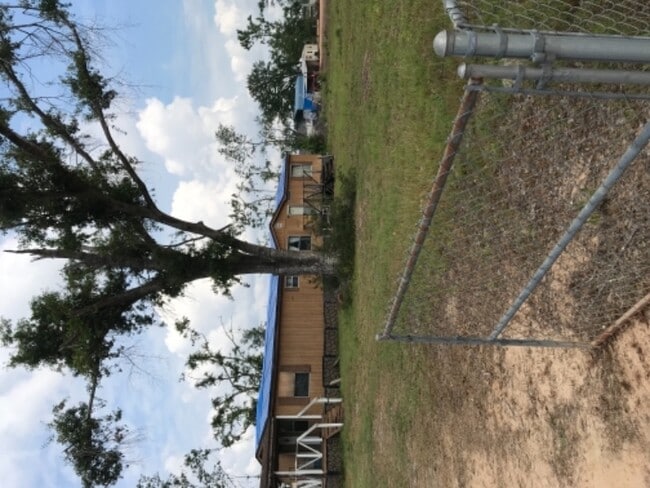Building Photo - 7801 Thomas Rd