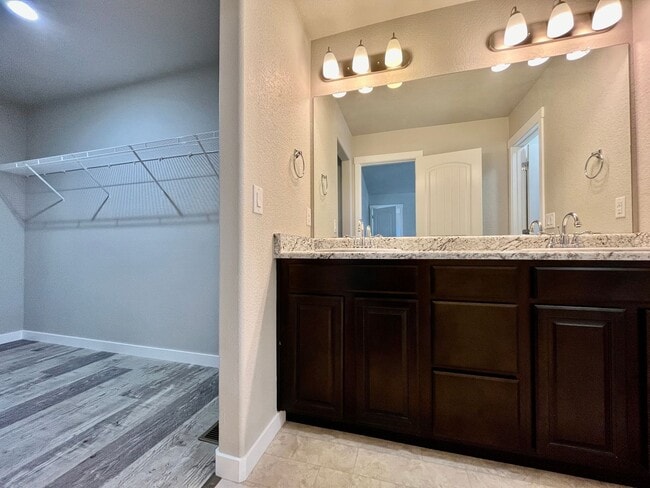 Building Photo - Beautiful 3 Bedroom Home in Lorson Ranch!