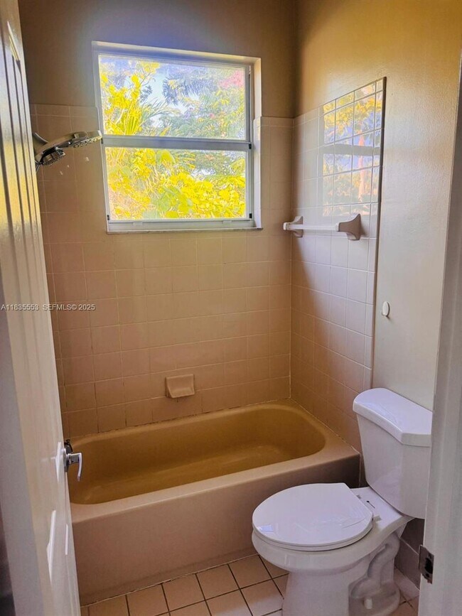 Building Photo - 4256 NE 9th St