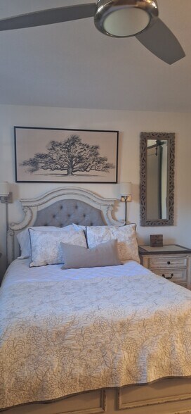 Building Photo - 807 W Trinity Ave