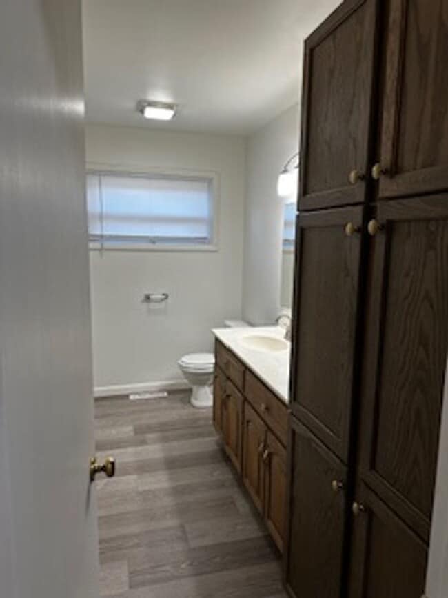 Building Photo - Newly Remodeled Home – Conveniently Located!