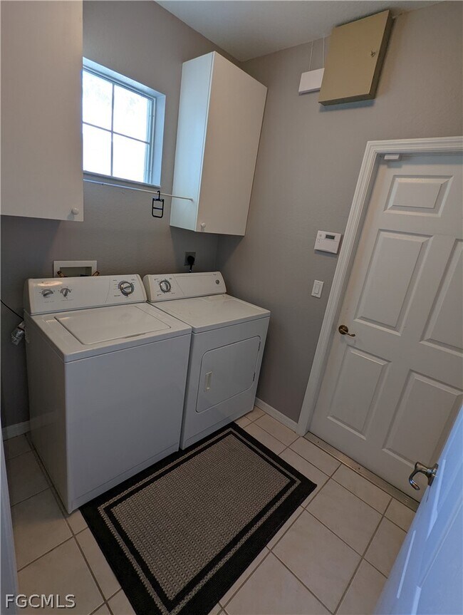 Building Photo - 4270 Avian Avenue