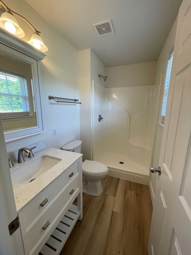 Building Photo - Spacious 3BR Home with Fenced Yard, 2-Car Garage & Great South Columbia Location