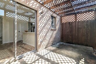 Building Photo - 2120 Wilcrest Dr