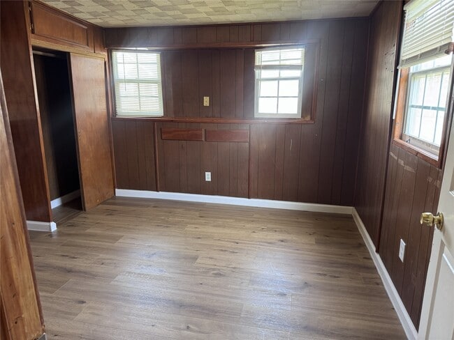 Building Photo - 16917 W Lynbrook