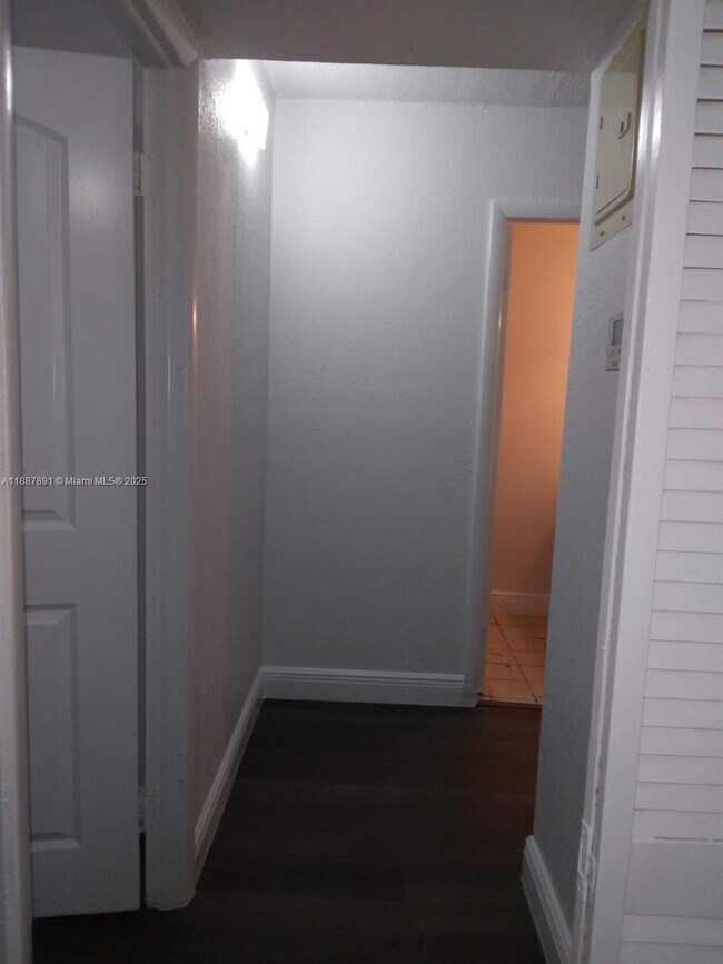 Building Photo - 14850 Naranja Lakes Blvd