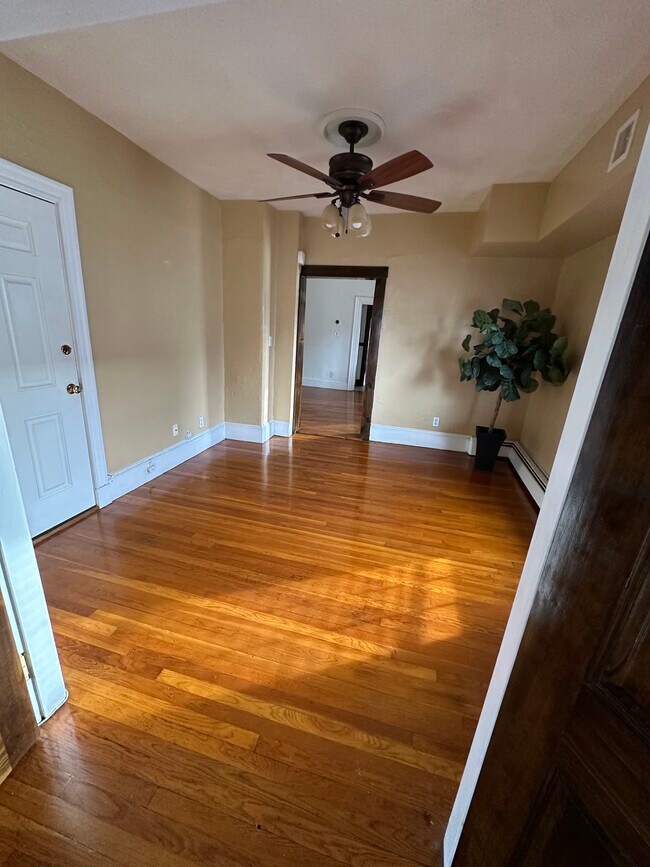 Building Photo - 51 Granville Ave