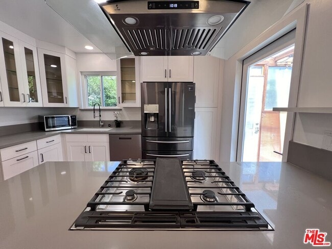 Building Photo - 832 Indiana Ave