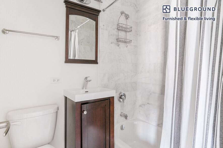 Building Photo - 1400 N Lake Shore Dr