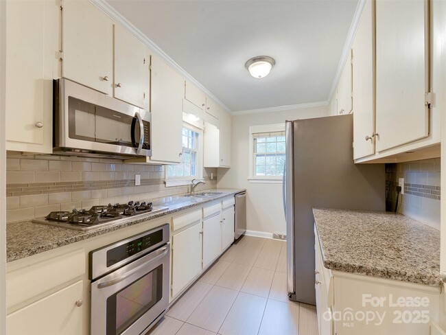 Building Photo - 3630 Moultrie St