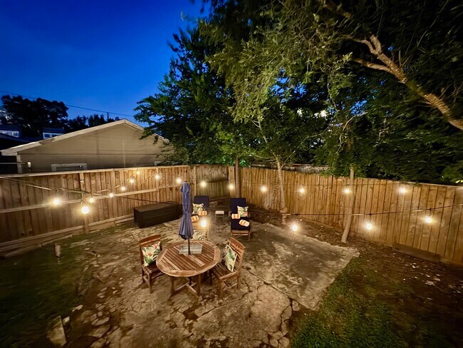 Building Photo - 1615 Houston Ave