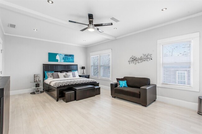 Building Photo - 4719 Junius St