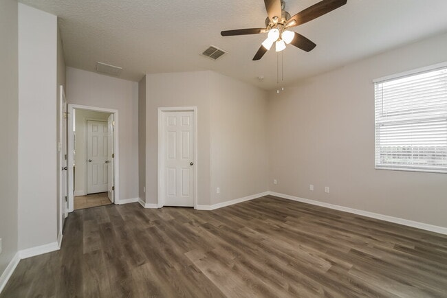 Building Photo - 439 Vicks Landing Dr