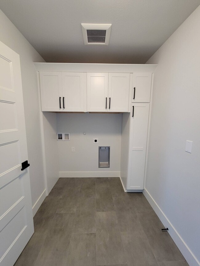 Building Photo - 4705 Corinth Dr
