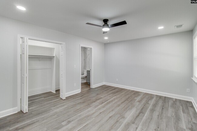 Building Photo - 2327 Willow St