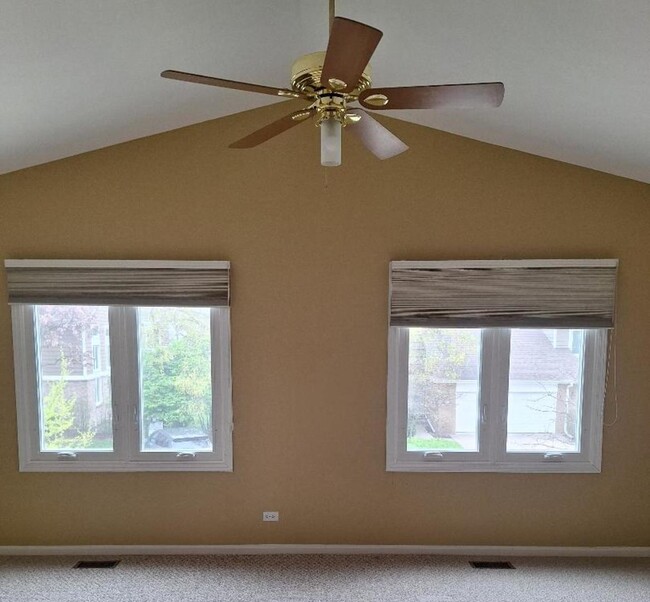 Building Photo - 110 Woodstone Dr