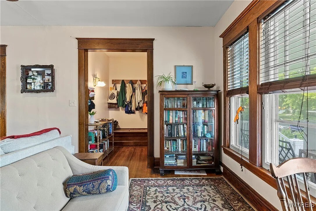 Building Photo - 343 Baynes St