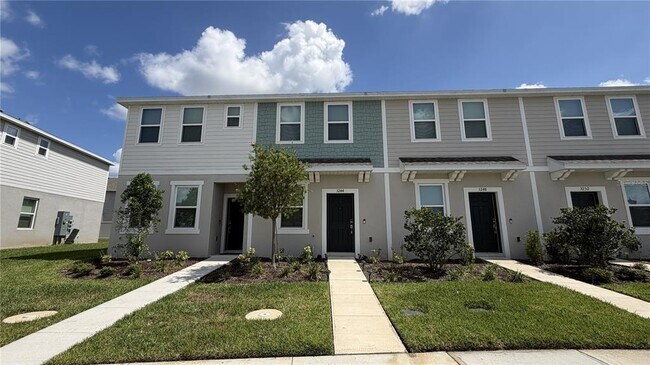 Building Photo - 3244 Skyline Lp