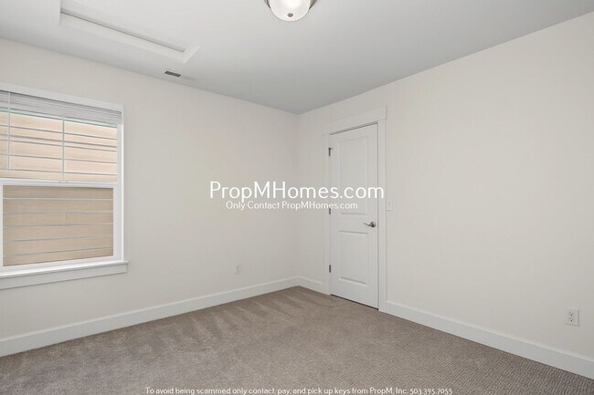 Building Photo - 3614 SE Nebula Ln