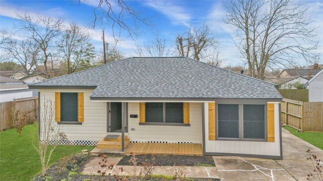 Building Photo - 510 Willow St