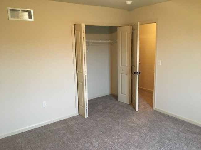 Building Photo - Beautiful 3 Bedroom Townhome in Mt. Joy