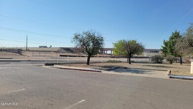 Building Photo - 10021 Railroad Dr