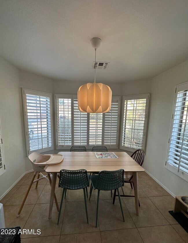 Building Photo - 6403 W Chisum Trail