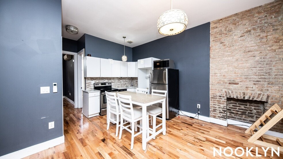 Building Photo - 68 Halsey St