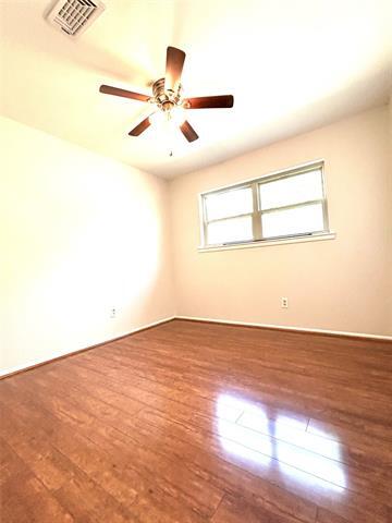 Building Photo - 861 Russell Ln