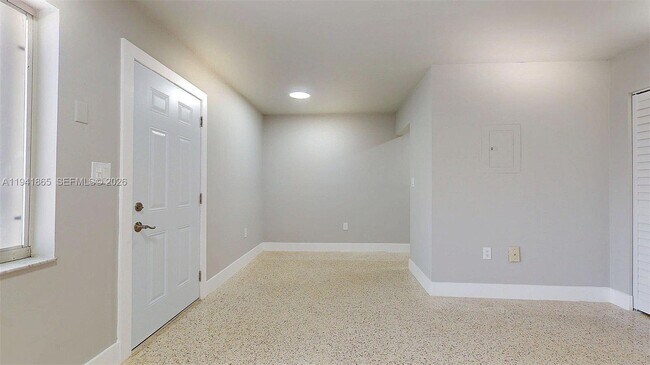 Building Photo - 426 NW 13th Ave