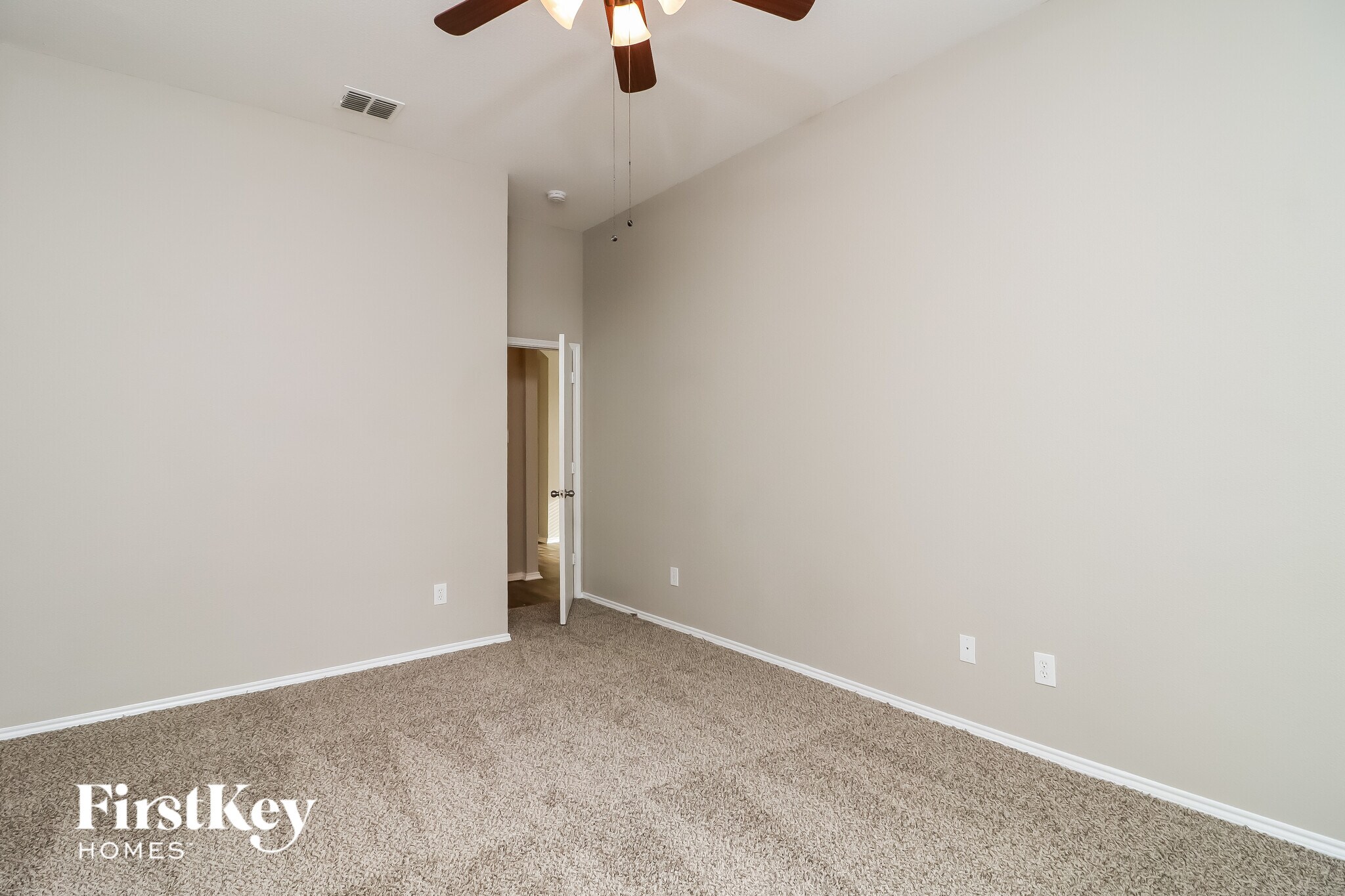 Building Photo - 1124 Manhassett Ct