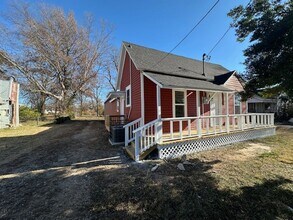 Building Photo - 5 Bed 3 Bath Springfield, MO