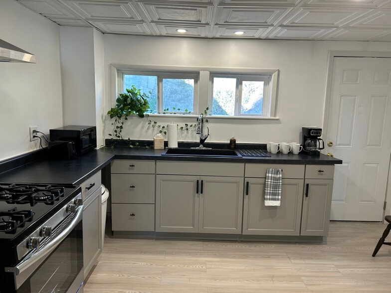 Building Photo - 232 McLane Ave