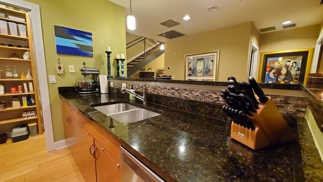 Kitchen - 1010 Central Ave