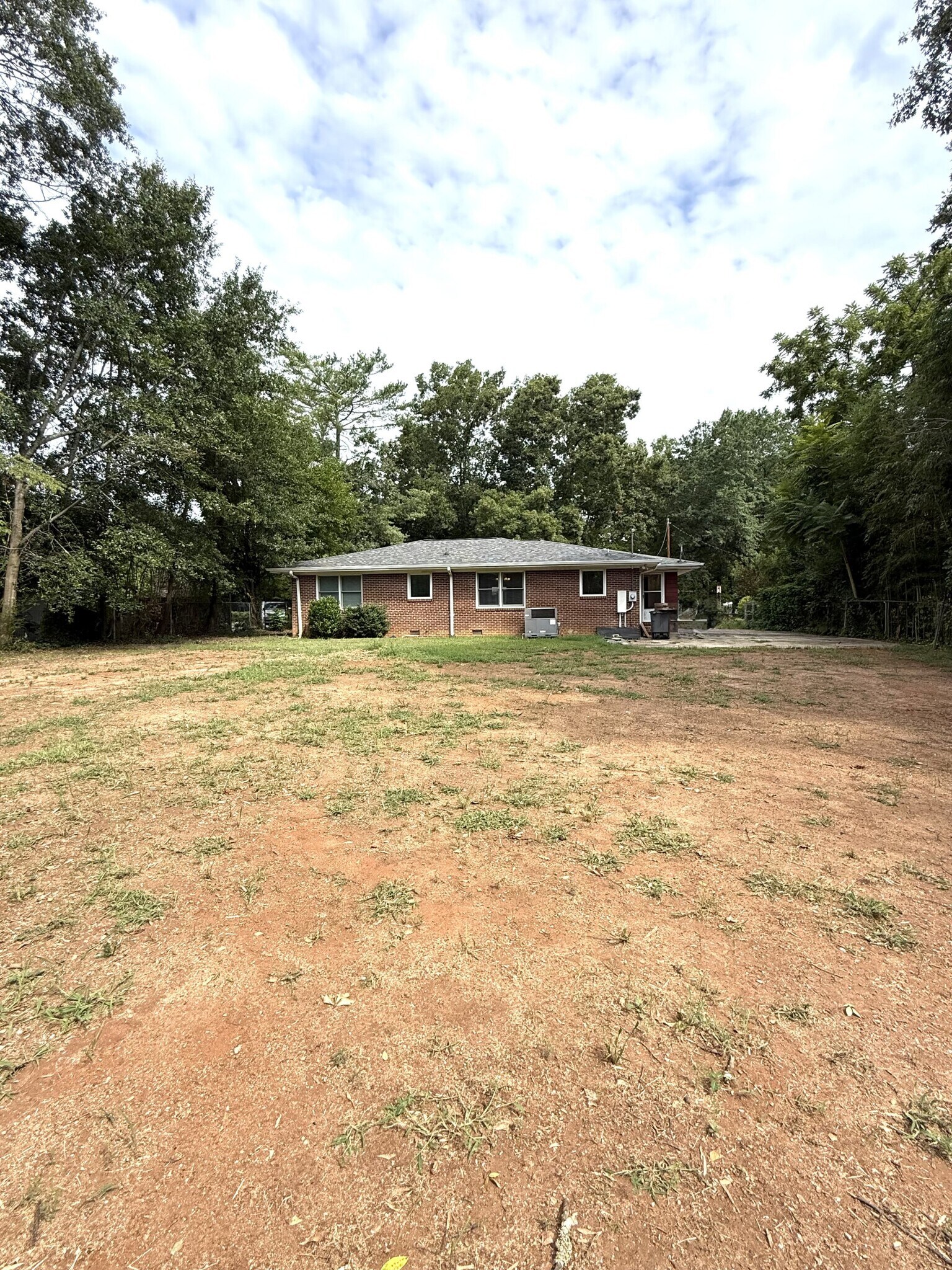 Building Photo - 205 W Lee Rd
