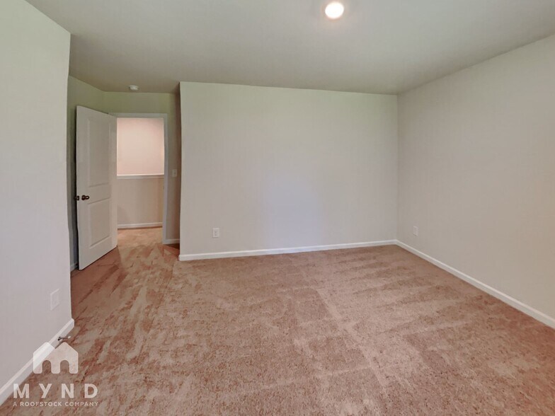 Building Photo - 189 Taverners Ln