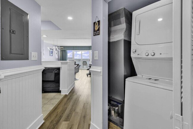 Building Photo - 2506 N Ocean Blvd