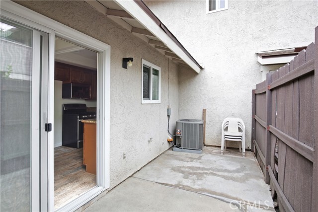 Building Photo - 3089 Gladstone St
