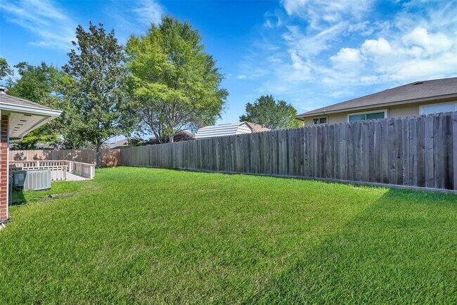 Building Photo - 10914 Waterview Cir