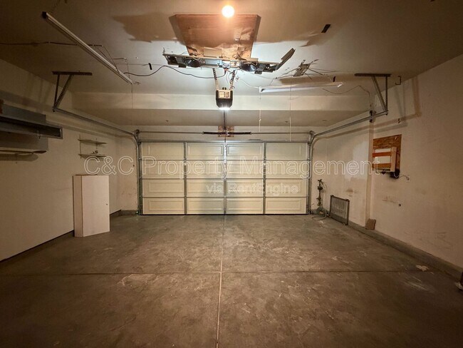 Building Photo - 24724 Ambervalley Ave