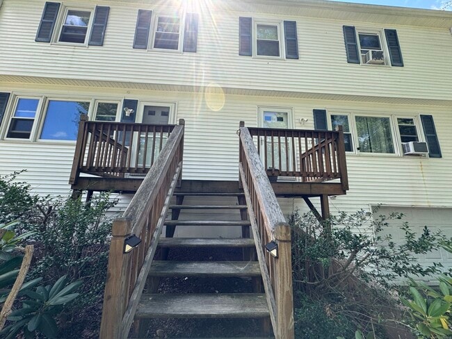 Building Photo - 19 Granite Dr