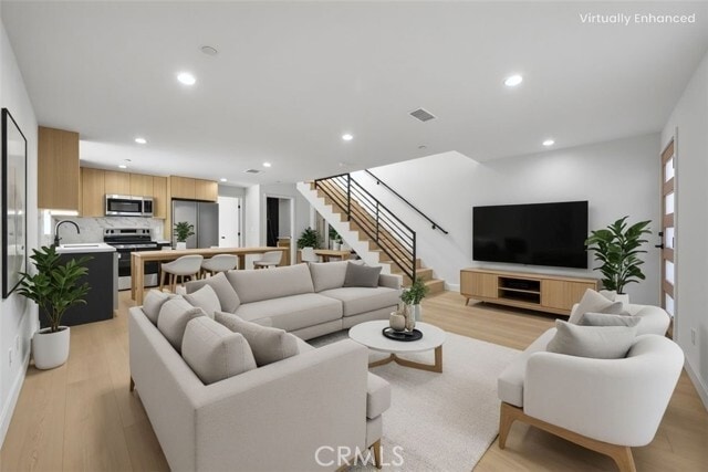 Building Photo - 4511 Rosewood Ave