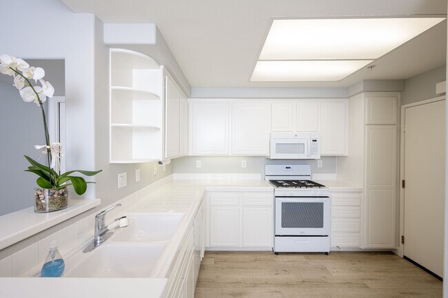 Building Photo - 104 Tropea Aisle