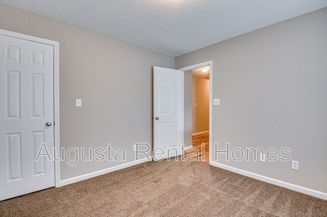 Building Photo - 4866 Orchard Hill Dr